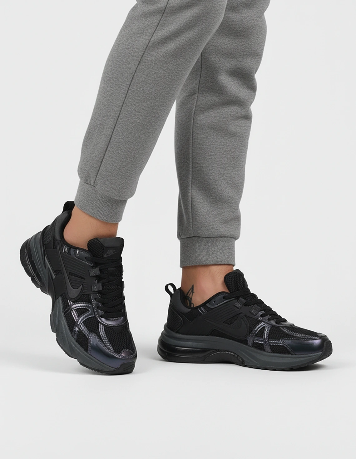 کفش دویدن مردانه نایکی V2K Run M